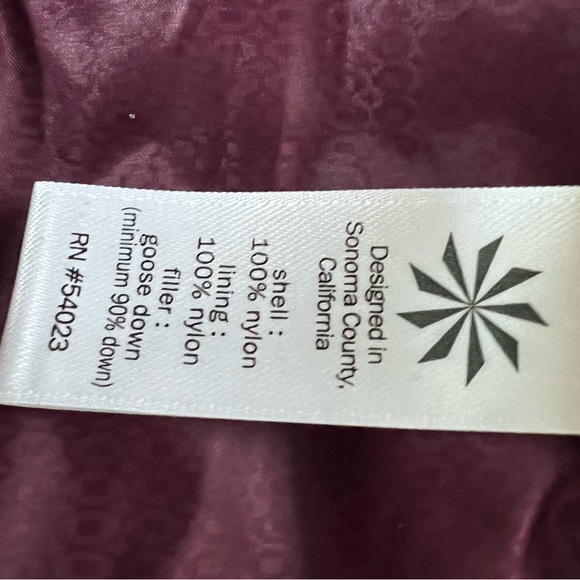 Athleta down vest burgundy size XS gently used. - Picture 8 of 10